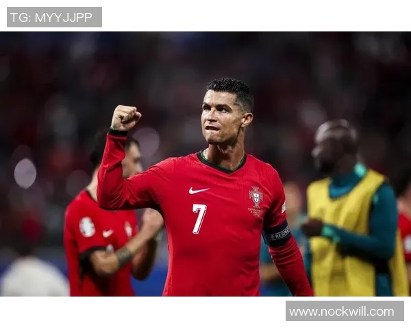 带穆的足球明星如何在绿茵场上书写传奇人生与辉煌成就